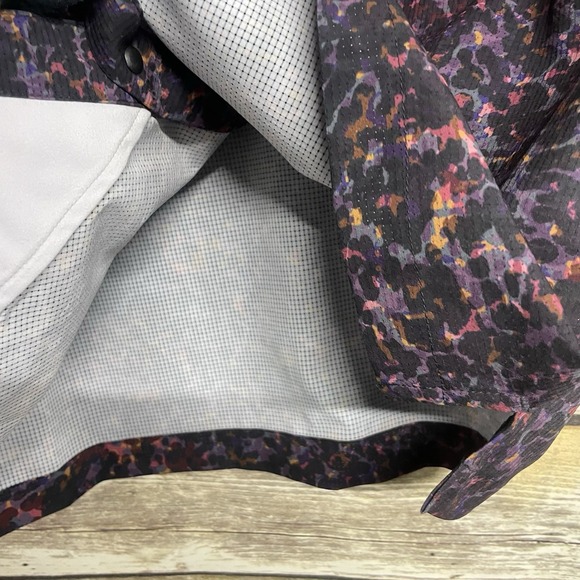 Topo Designs Women's Medium Short Sleeve Button Up Shirt Abstract Print EUC - Picture 6 of 8